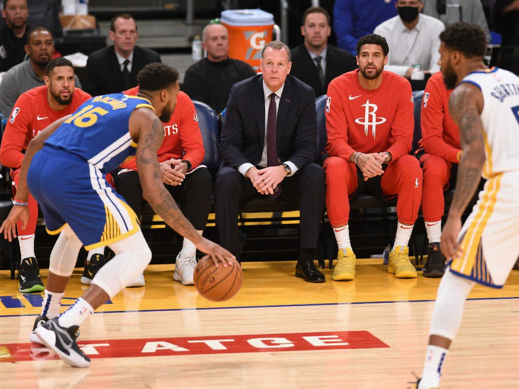 1756天心魔终破!火箭三少力克勇士,库里难辞其咎 1756天心魔终破!火箭三少力克勇士,库里难辞其咎